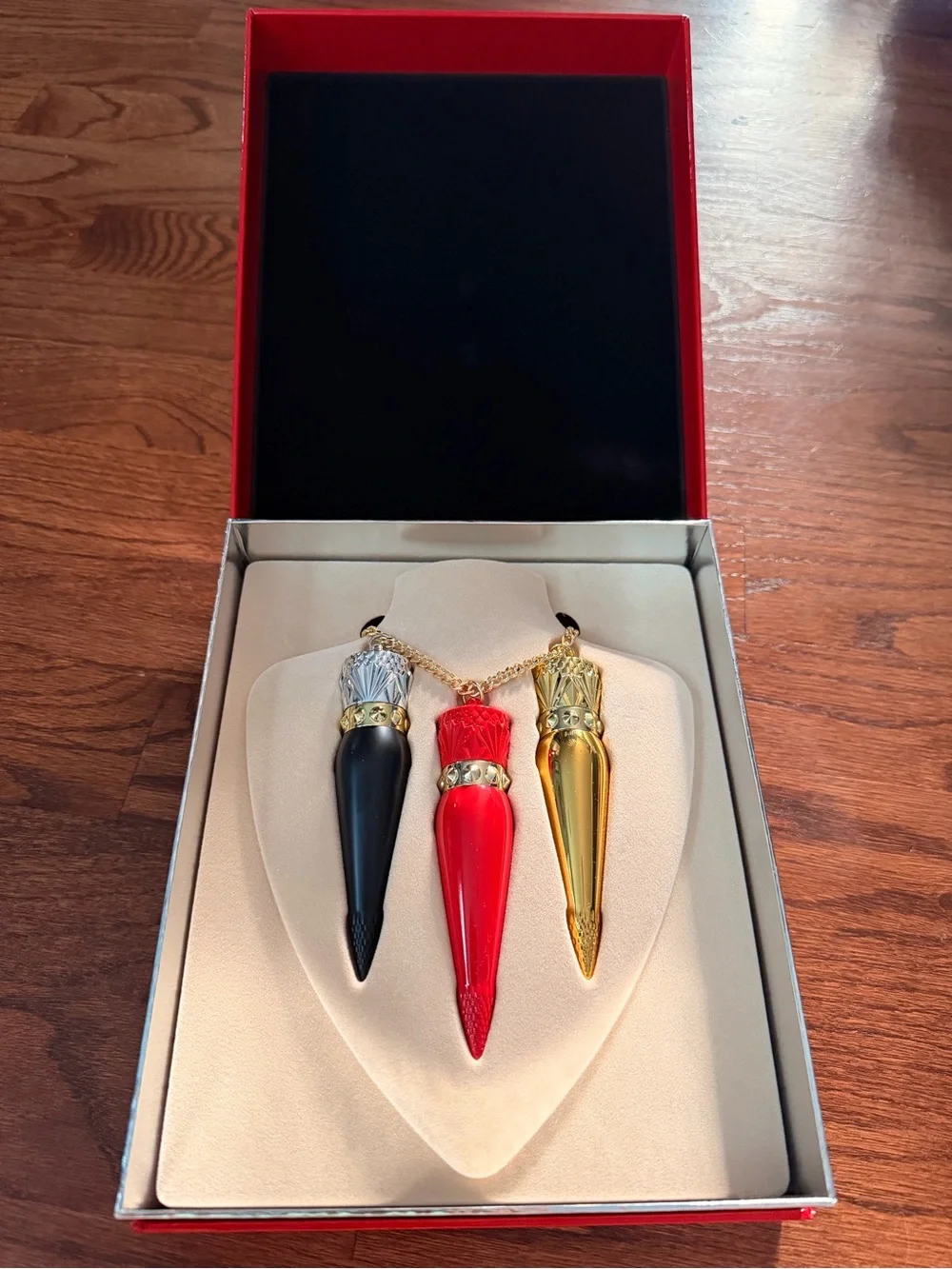 Christian Louboutin Lip Trio Rouge Louboutin Coffret Lipstick Necklace Set NIB